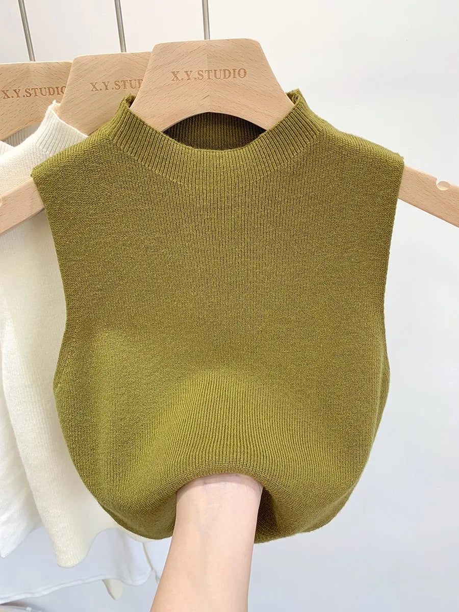 Outfit Look – Slim Knit Tank