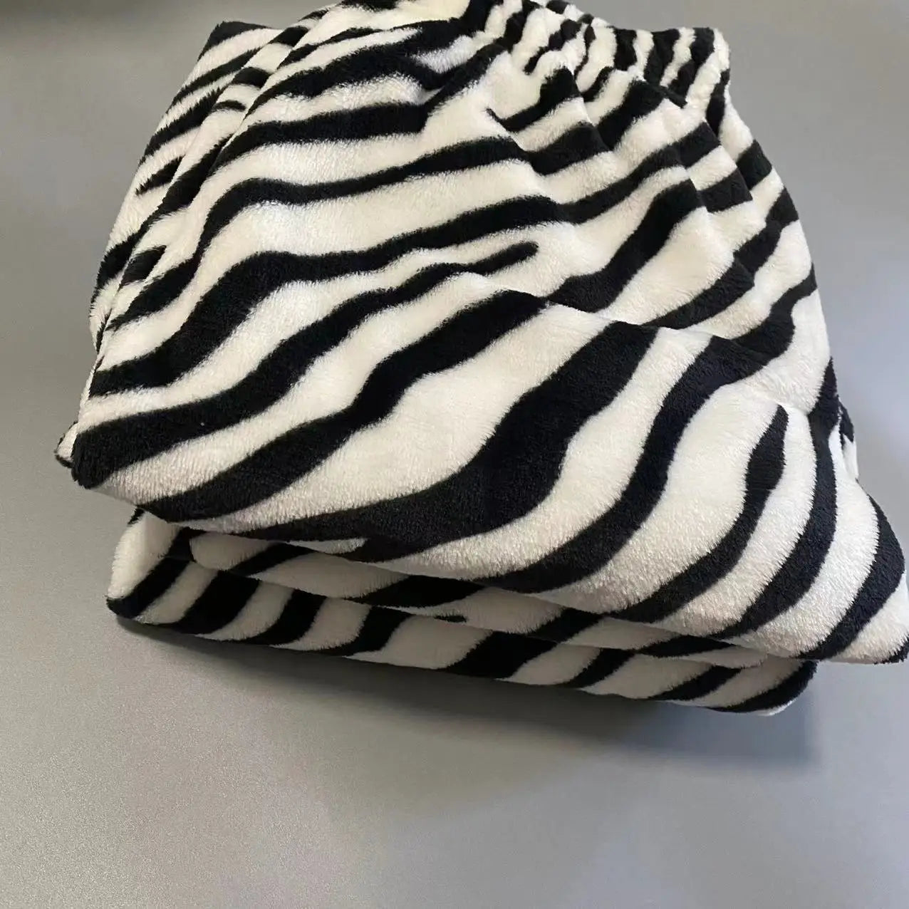 Outfit Look ThermaSoft Zebra Pajama Set