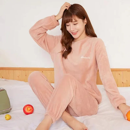 Outfit Look ThermaSoft Velvet Pajama Set