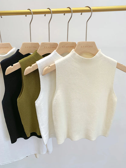 Outfit Look – Slim Knit Tank