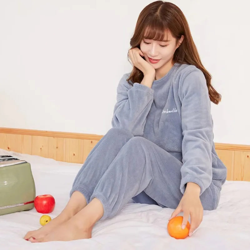 Outfit Look ThermaSoft Velvet Pajama Set