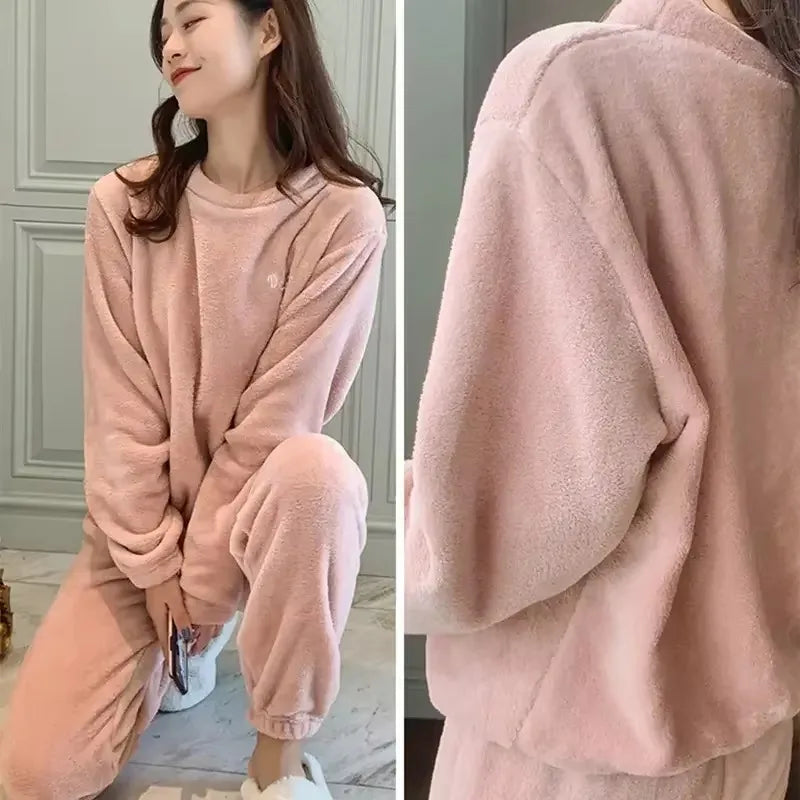 Outfit Look ThermaSoft Velvet Pajama Set