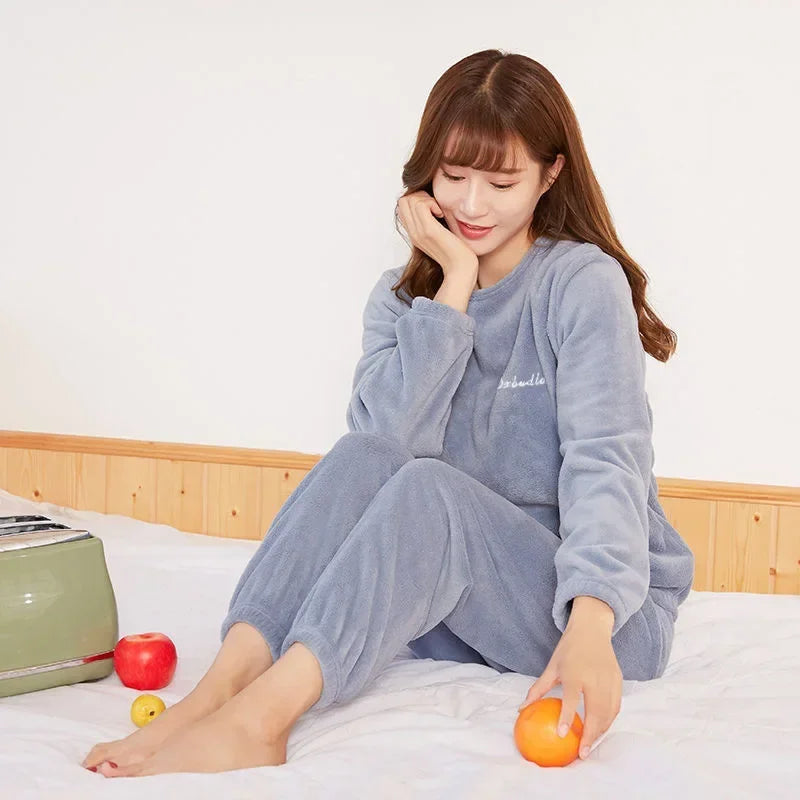 Outfit Look ThermaSoft Velvet Pajama Set